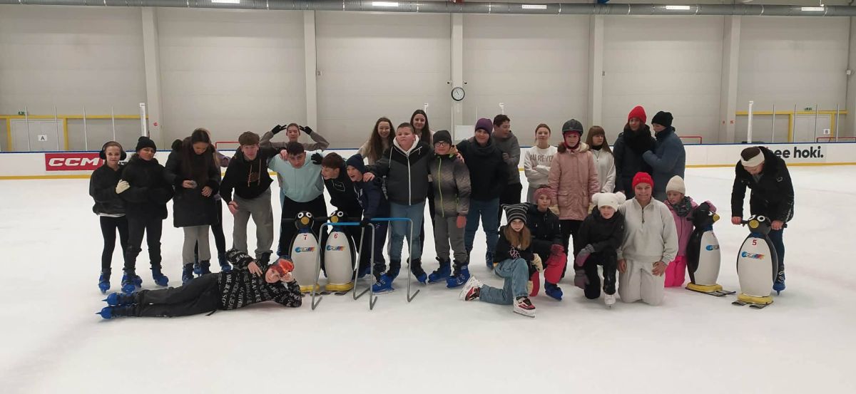 Téli szünet előtti utolsó korcsolyázás a gyerekekkel